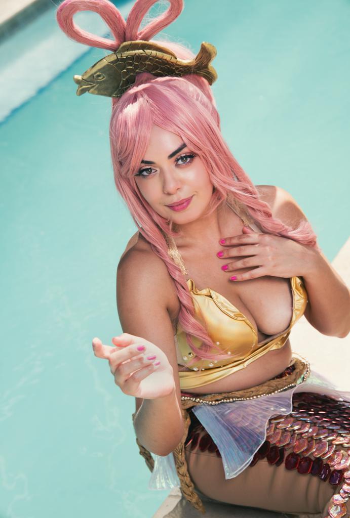 Hybrid Swimmable Mermaid Tail: Princess Shirahoshi from One Piece - exhibit image 1