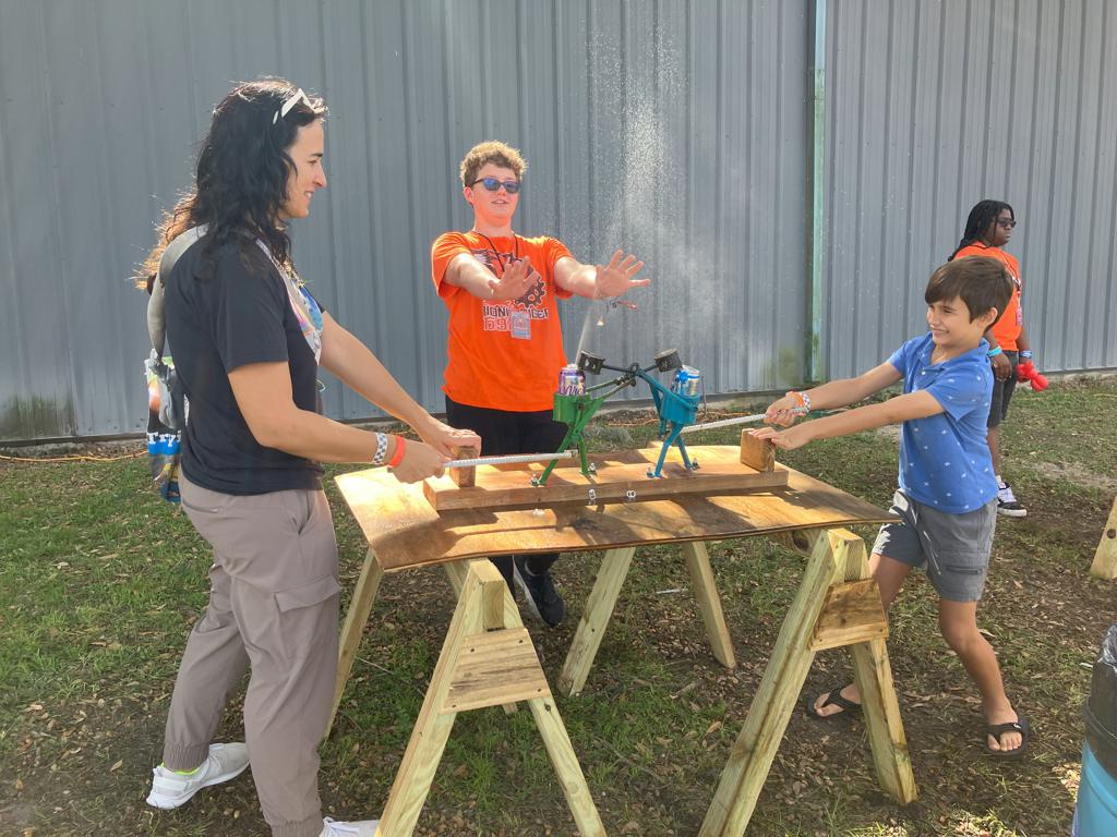 Exploding heads robots