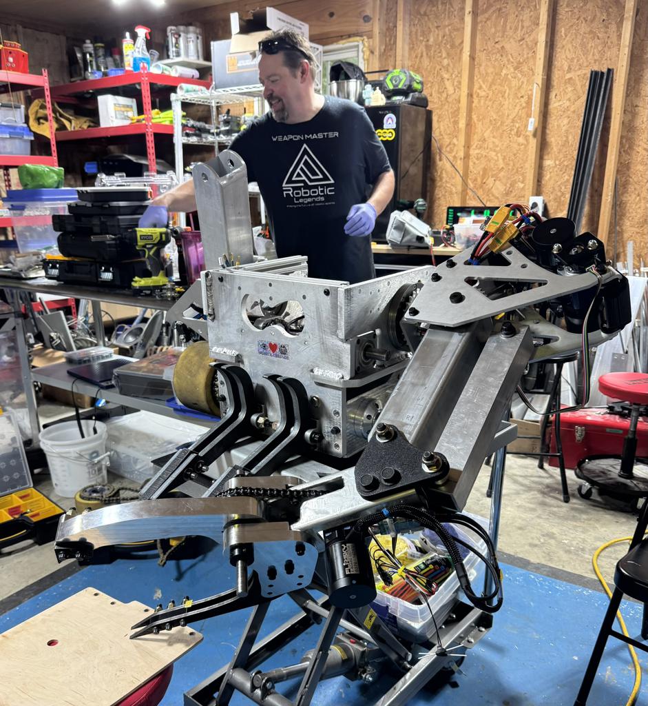 Armageddon - The Next Gen of Robot Combat - exhibit image 3