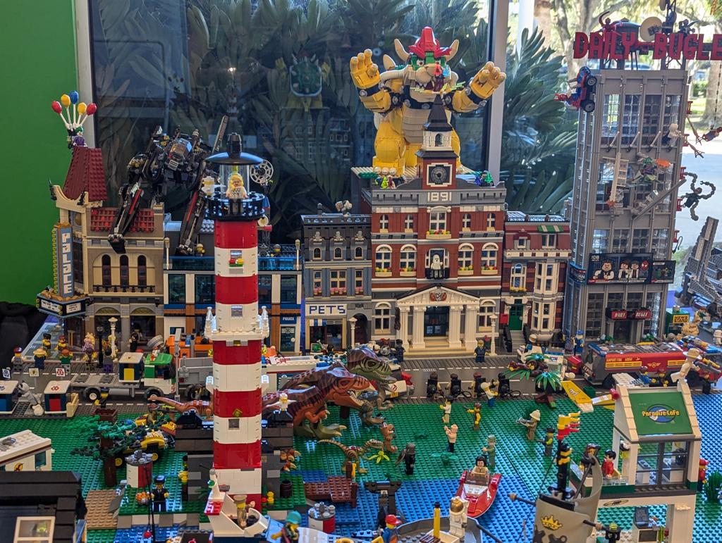 RenLUG Royal Rally Racing & Custom MOC Lego Displays - exhibit image 7