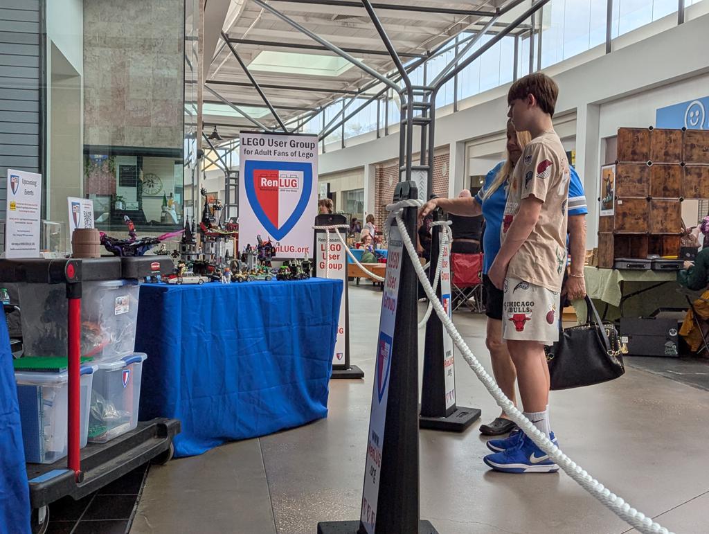 RenLUG Royal Rally Racing & Custom MOC Lego Displays - exhibit image 9