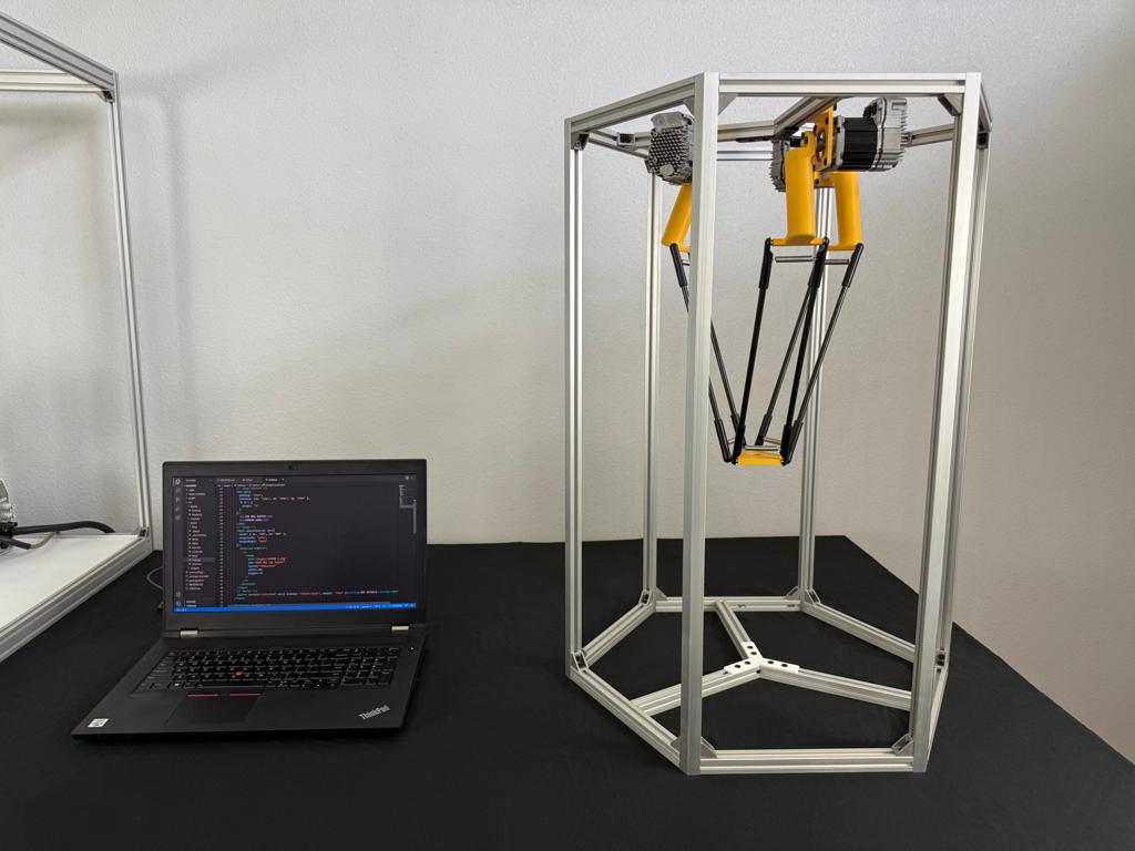 A Checkers Playing Robot - exhibit image 3