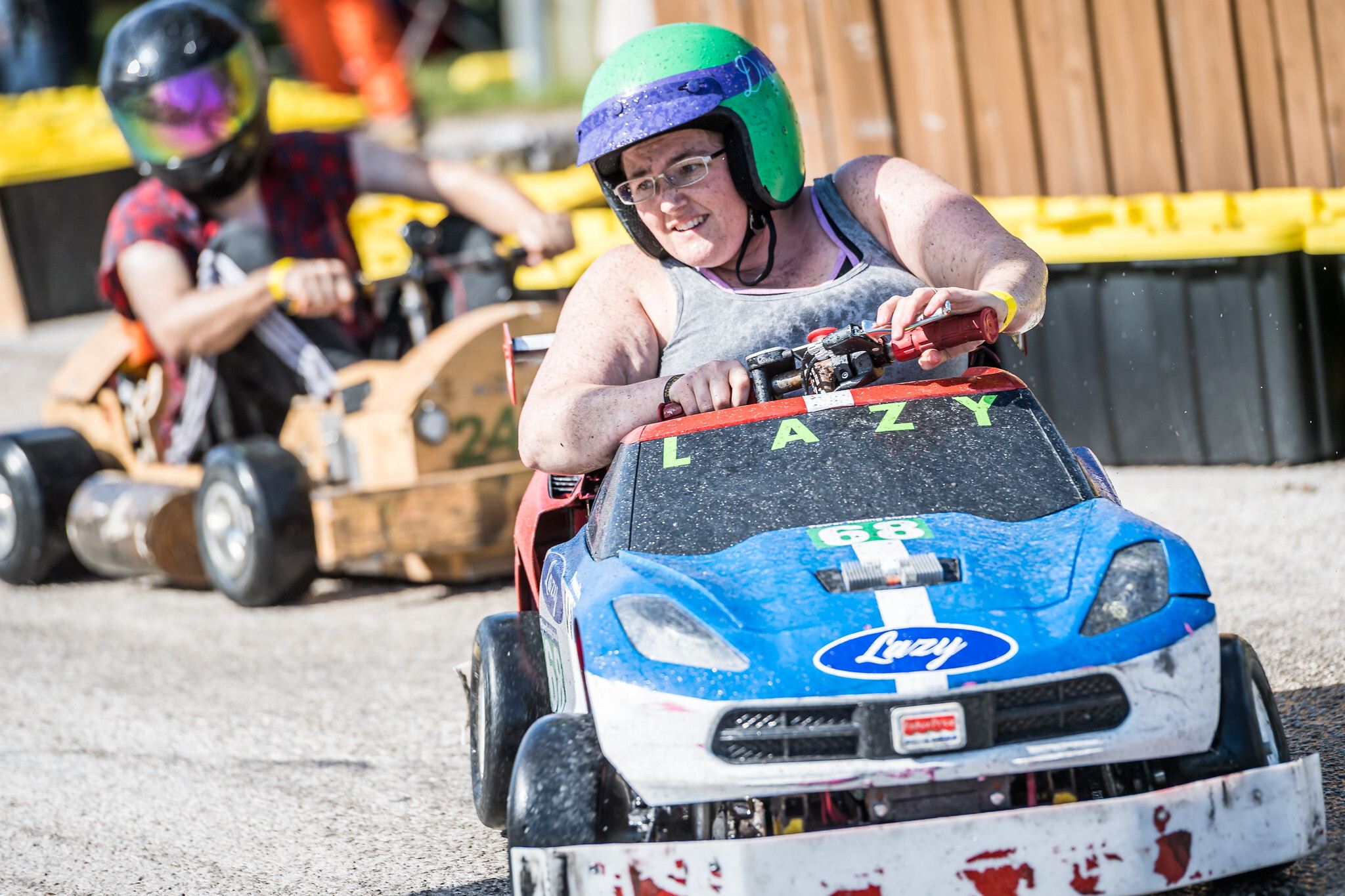 Wheel-to-wheel action!